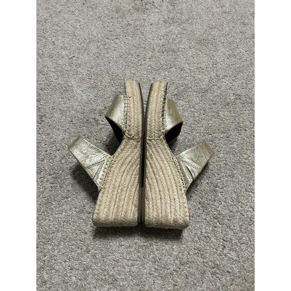 Franco Sarto Sandals Womens 10 M Clave Espadrille Wedge Slip On Gold Leather - Picture 8 of 8